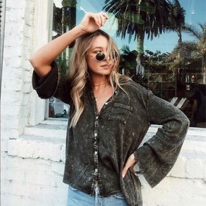 NWT CHASER HEIRLOOM BELL-SLEEVE BUTTON-UP SHIRT BLOUSE TOP!!!